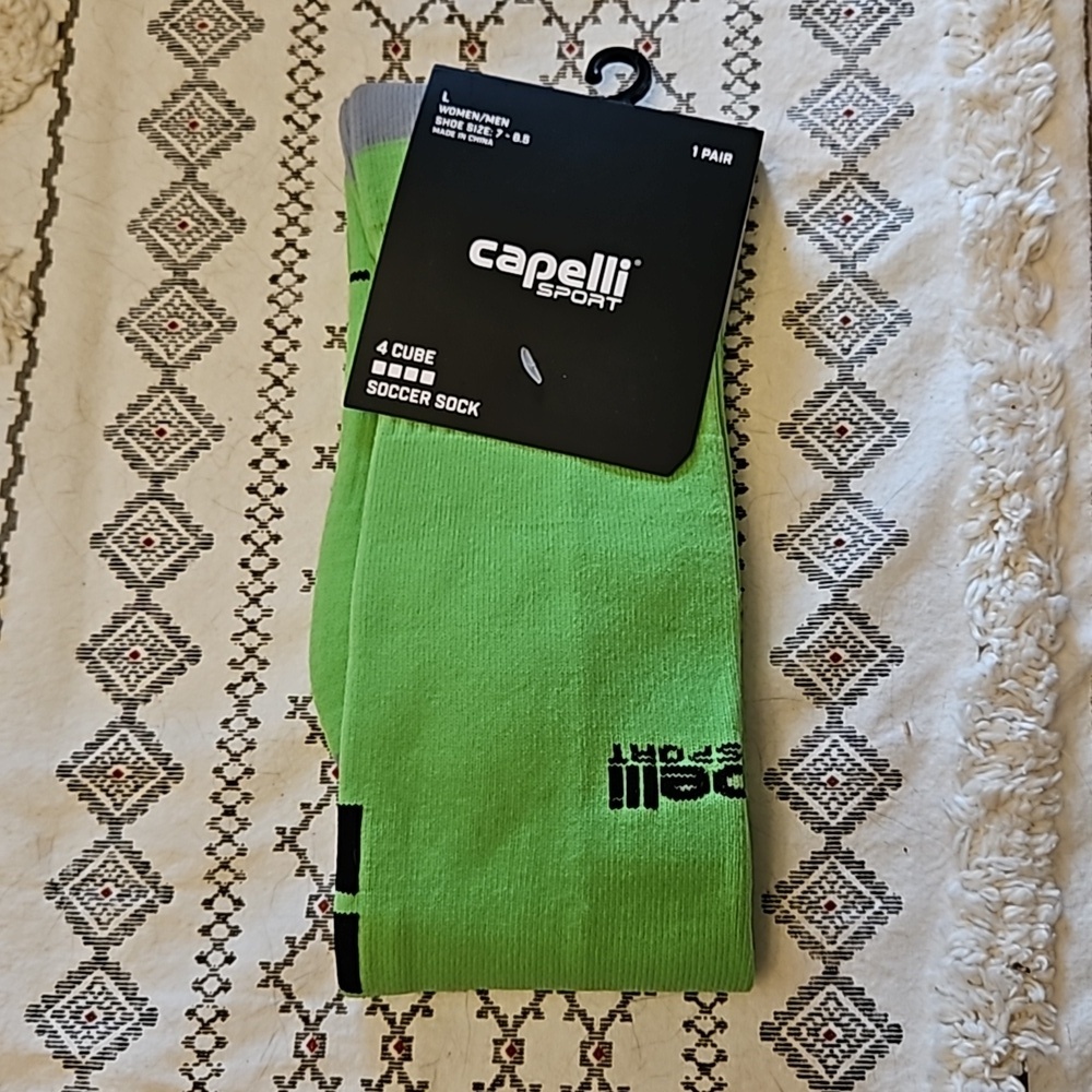Capelli soccer socks NWT sz. L